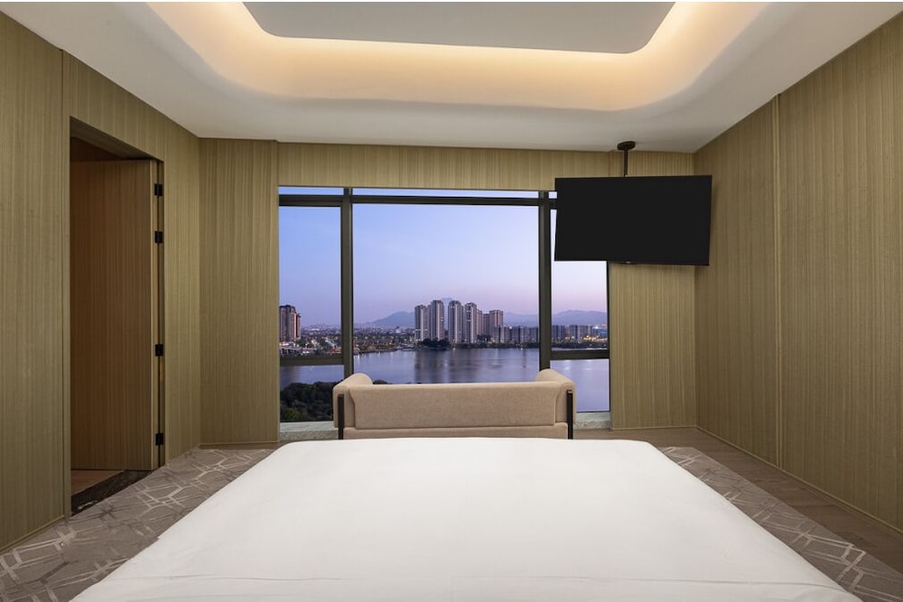 Suite, 1 Twin Bed (Ambassador) photo 3