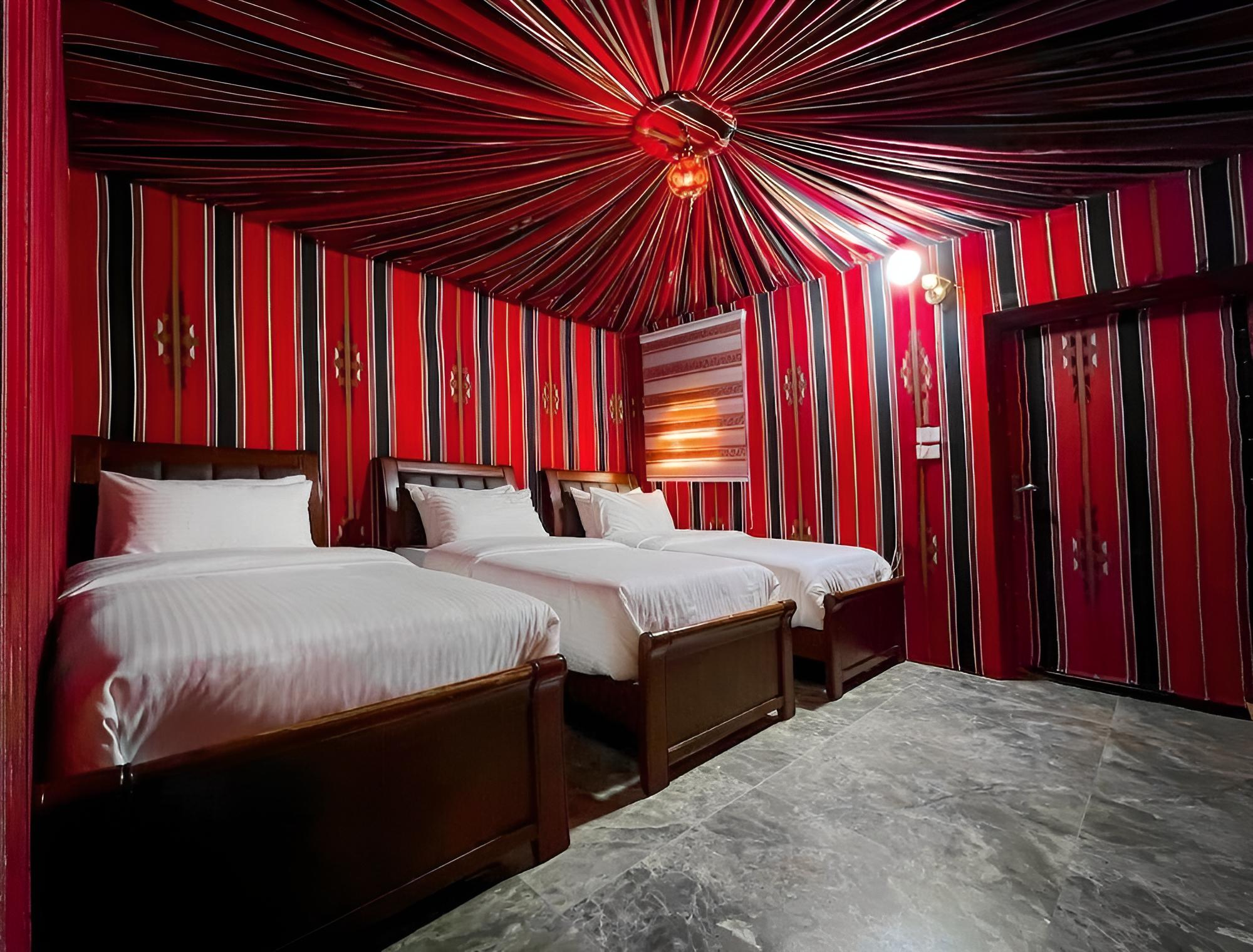 Deluxe Triple Room photo 2