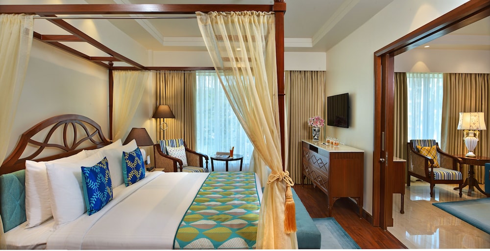 Deluxe Suite (Deluxe Suite)