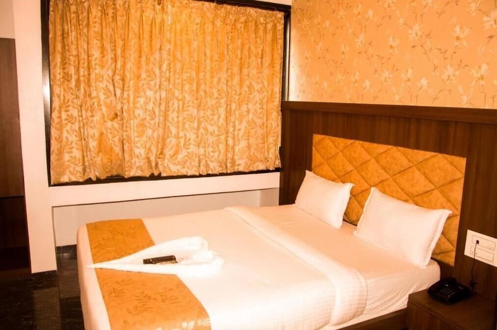 Deluxe Double Room, City View photo 3