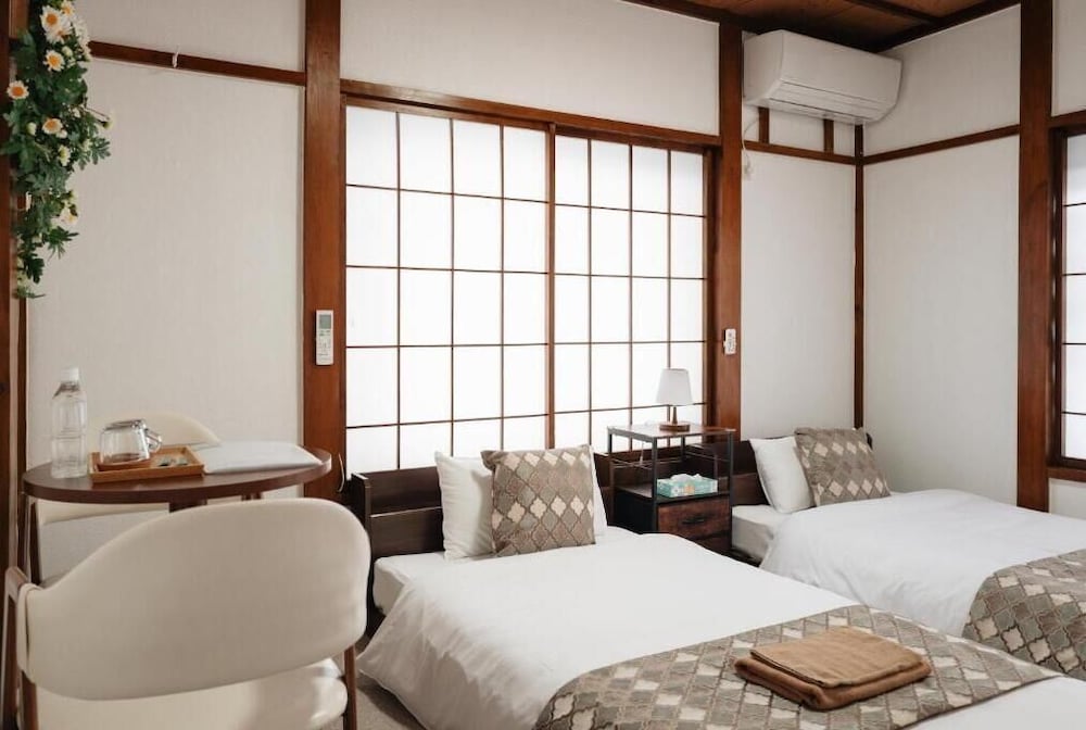 Twin Room, Mountain View