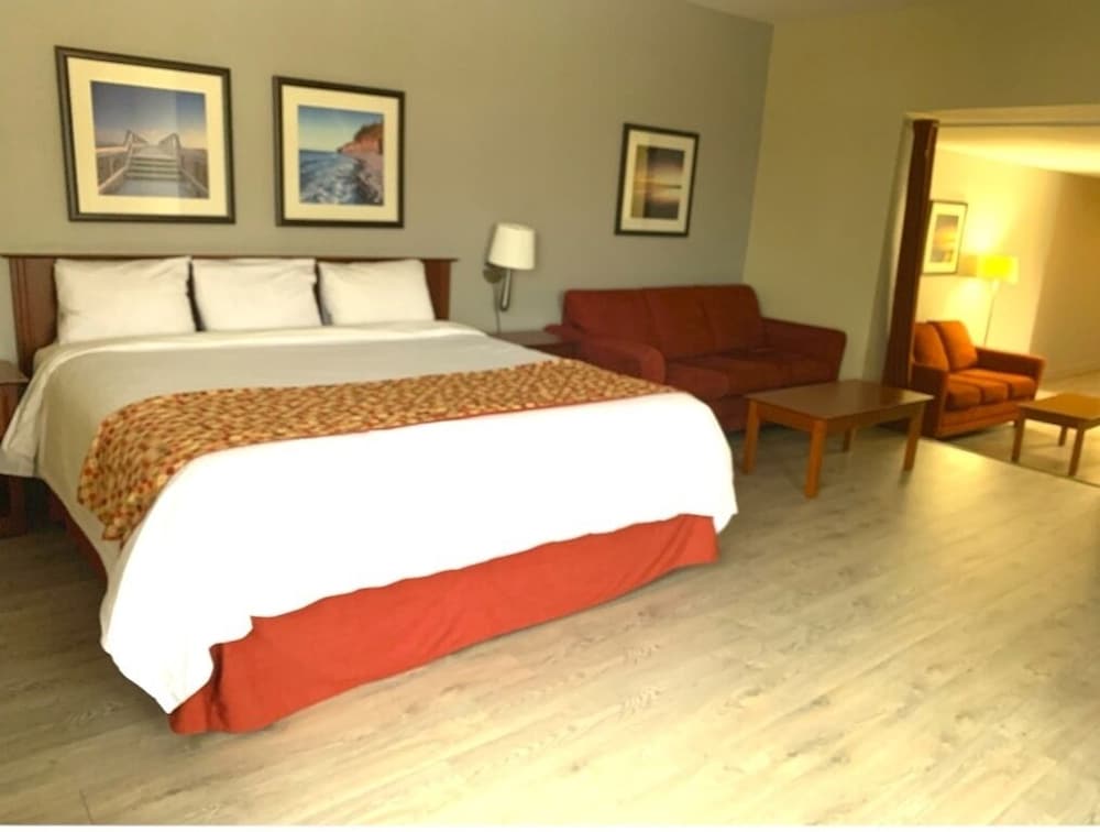 Upgraded, Suite, Multiple Beds, Non Smoking photo 2