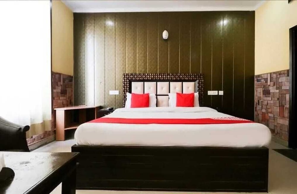 Luxury Single Room, City View