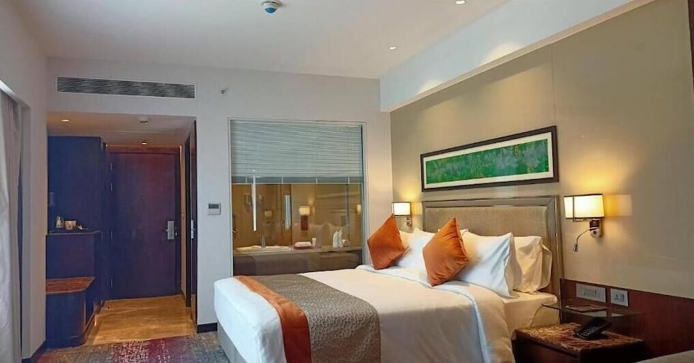 Executive Suite, 1 King Bed (Club Room)