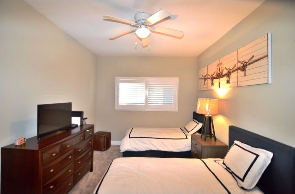 Luxury Condo photo 2