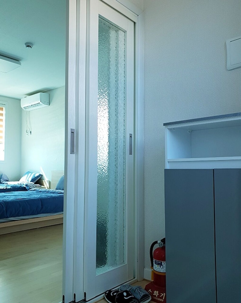 Room (For 2 Persons(Single Bed2))