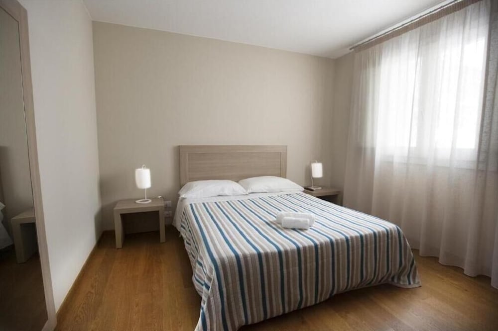 Suite, 2 Bedrooms photo 2