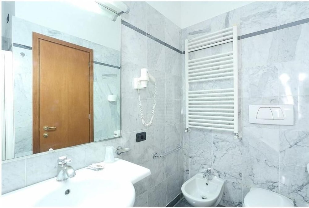 Double or Twin Room photo 2