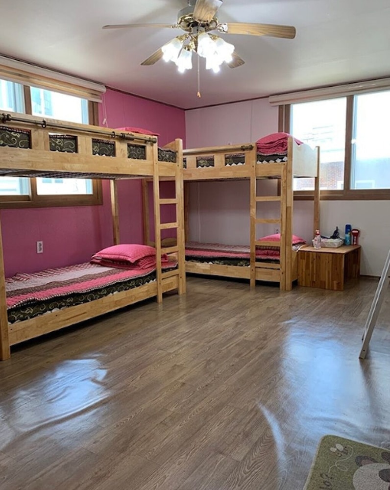 Room (Shared Dormitory Women only 6 Beds)