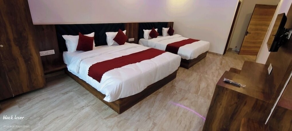 Family Quadruple Room, Hill View