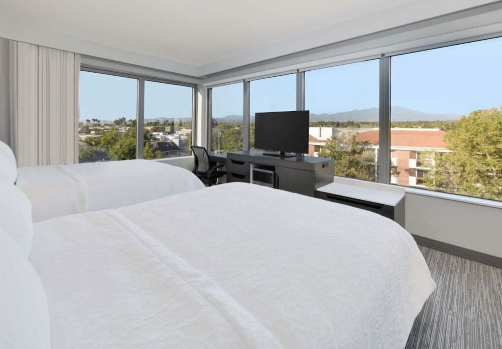 Room, 2 Queen Beds, Accessible (Hearing) - Photo 4