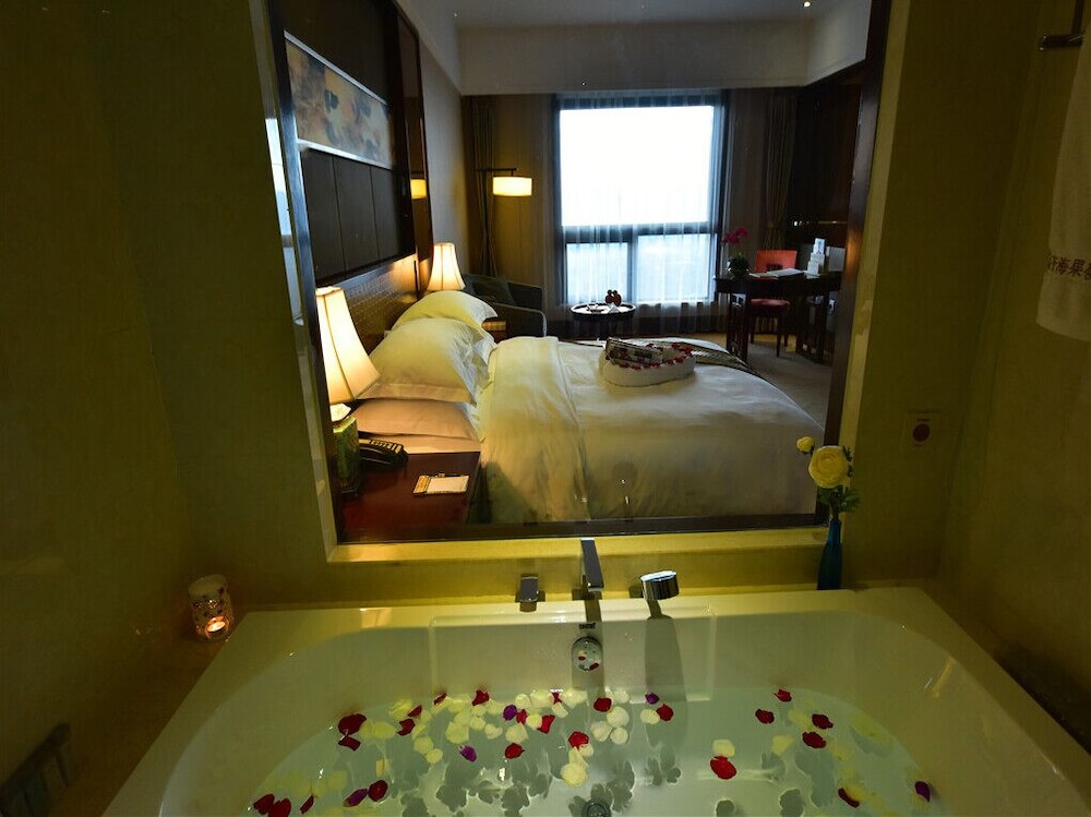 Twin Room with Side Sea View photo 3