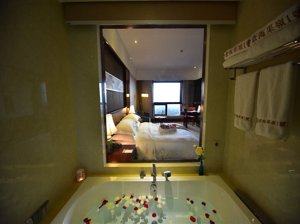 Twin Room with Side Sea View photo 2