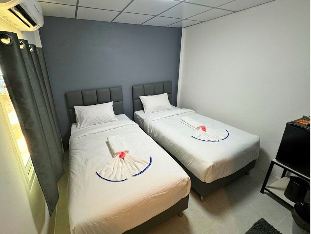 Basic Twin Room photo 1