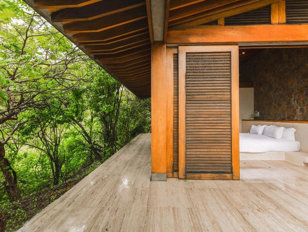 Studio Suite, 1 King Bed, Terrace, Partial Sea View