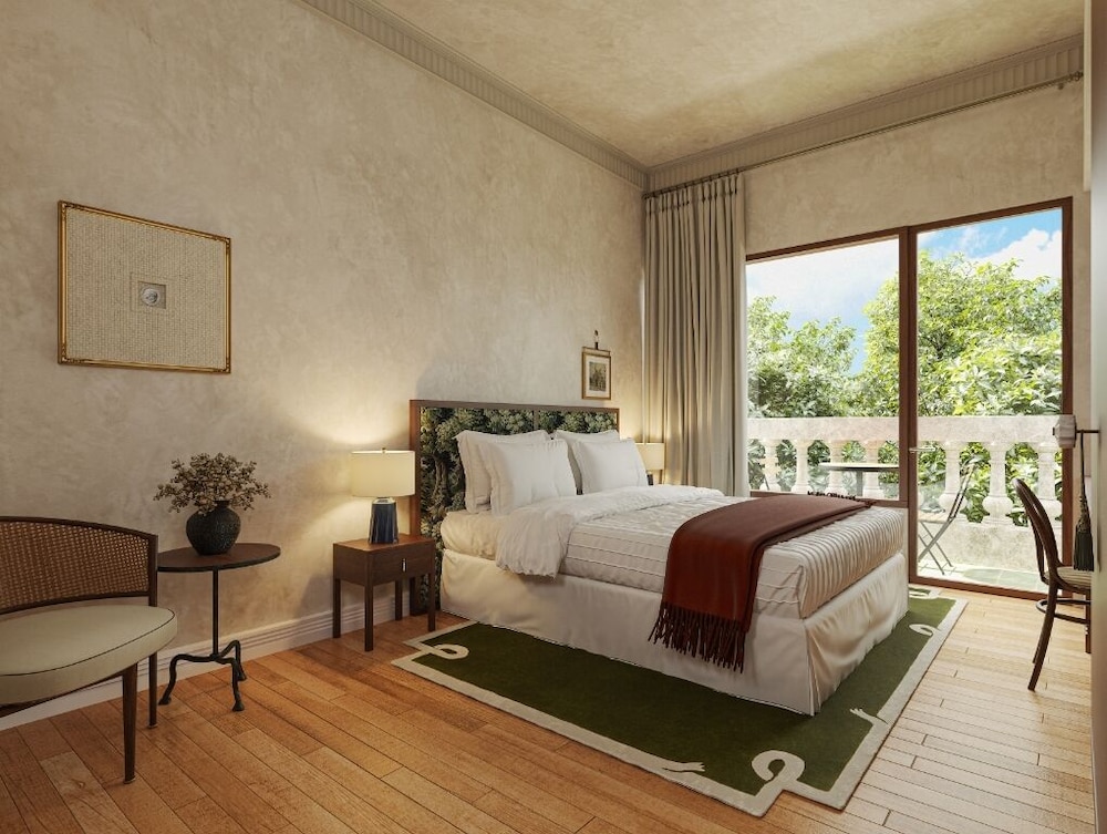Superior Room, 1 King Bed, Balcony, City View