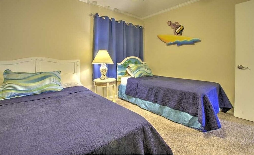 Condo, 2 Bedrooms photo 3