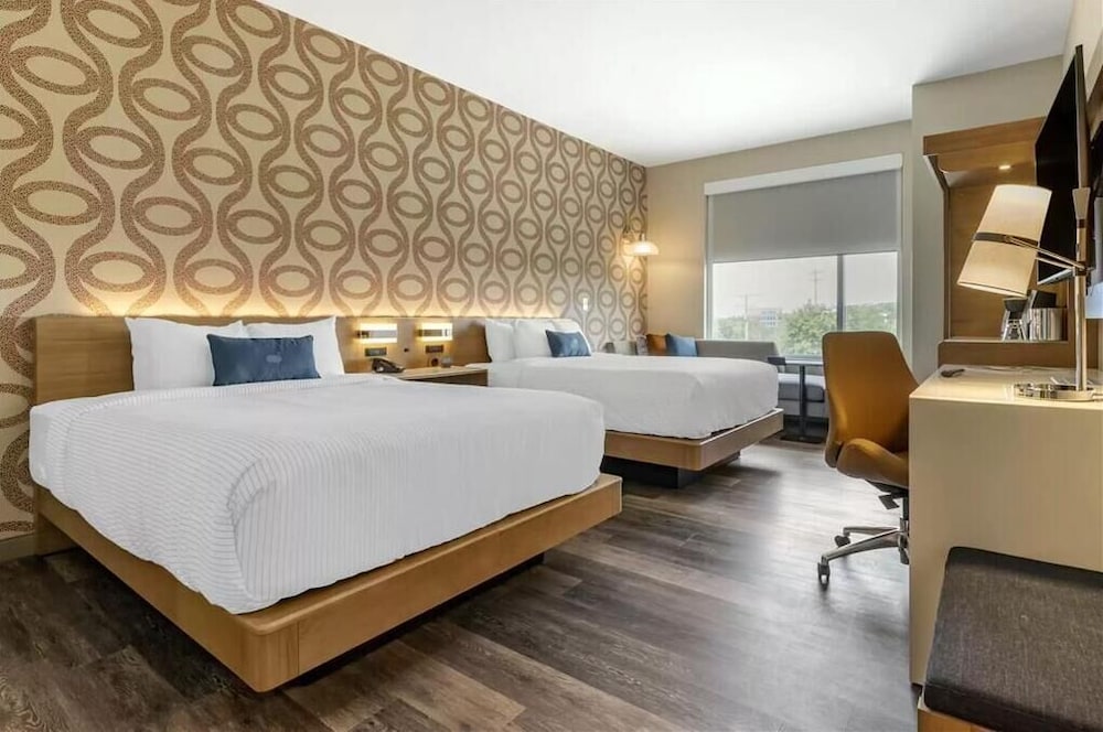 Room, 2 Queen Beds - Photo 1