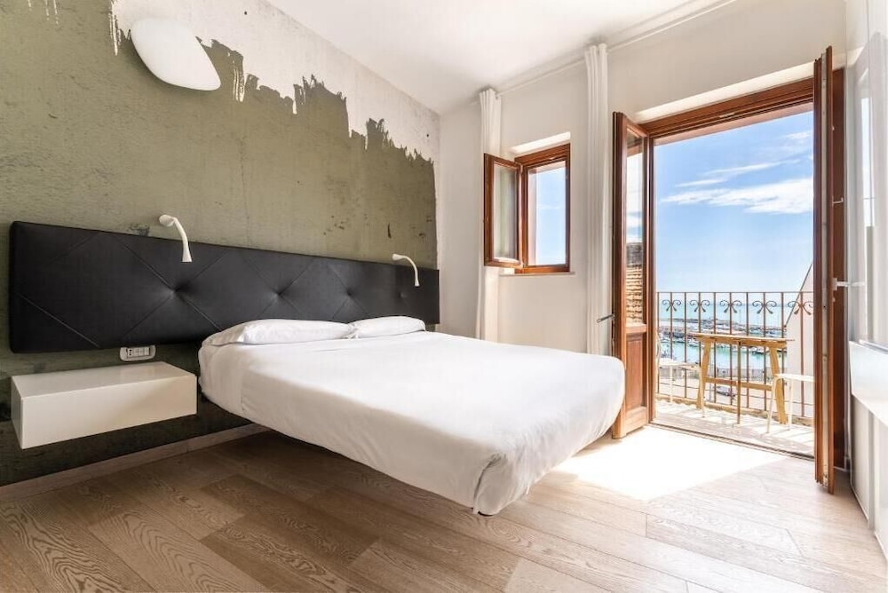 Luxury Double Room photo 1