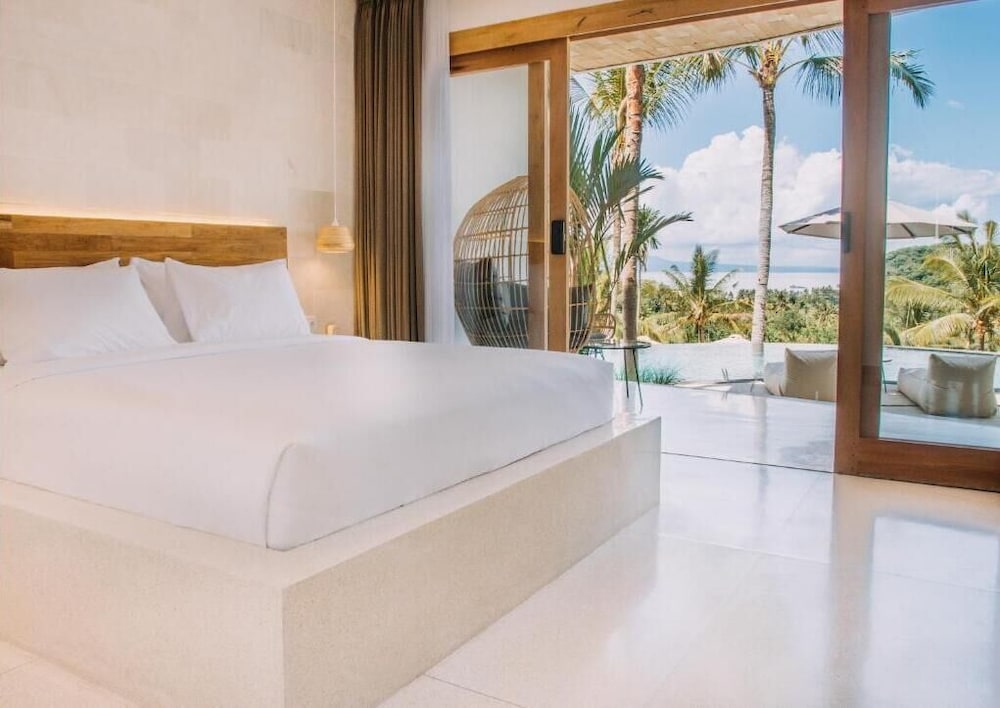Deluxe Double Pool Access with Sea View - Photo 9