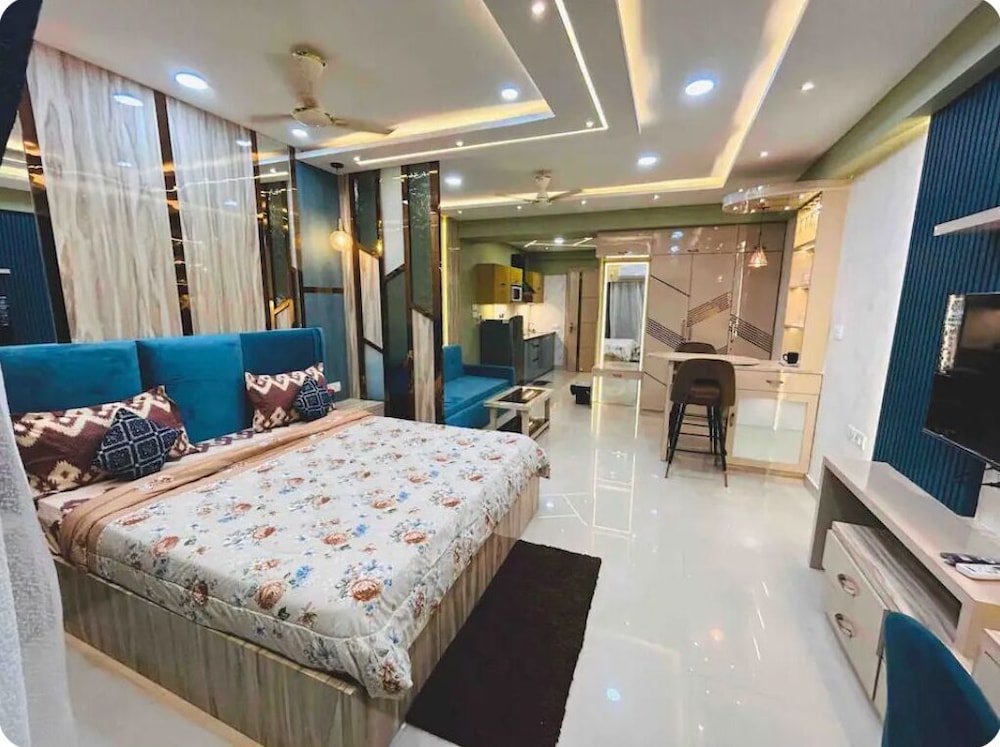 Luxury Studio Suite, City View photo 2