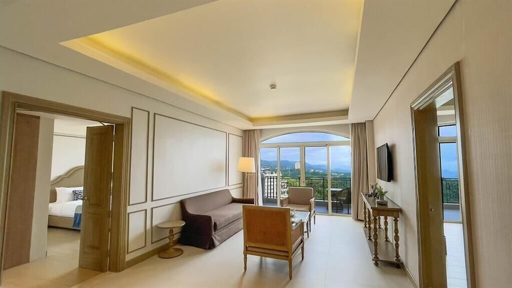 Two-Bedroom Suite photo 2