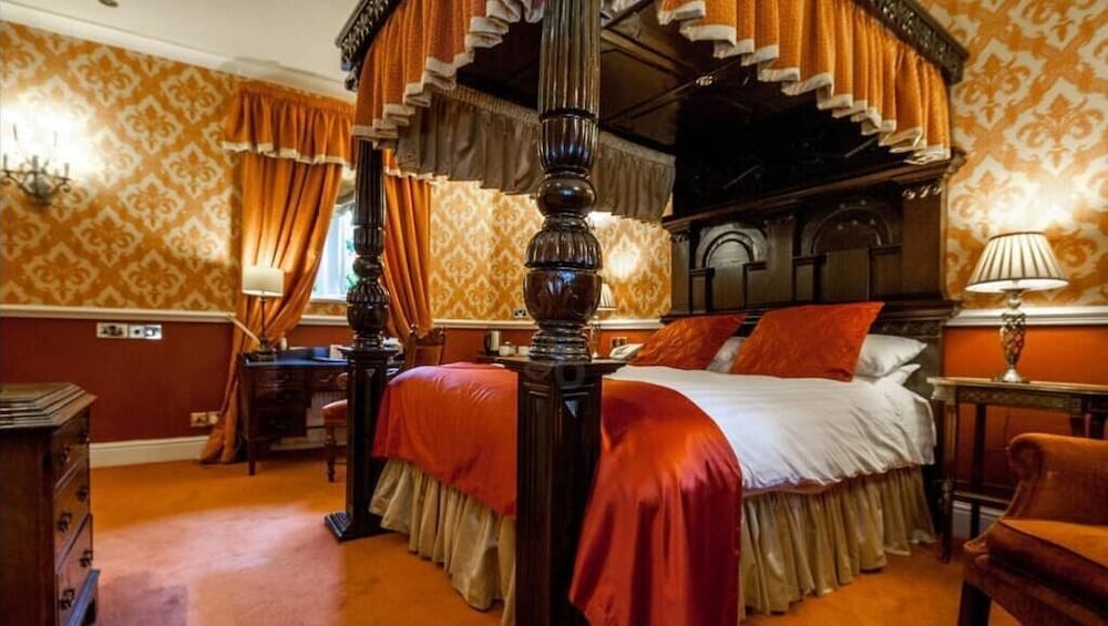 Castle Feature room - Photo 5