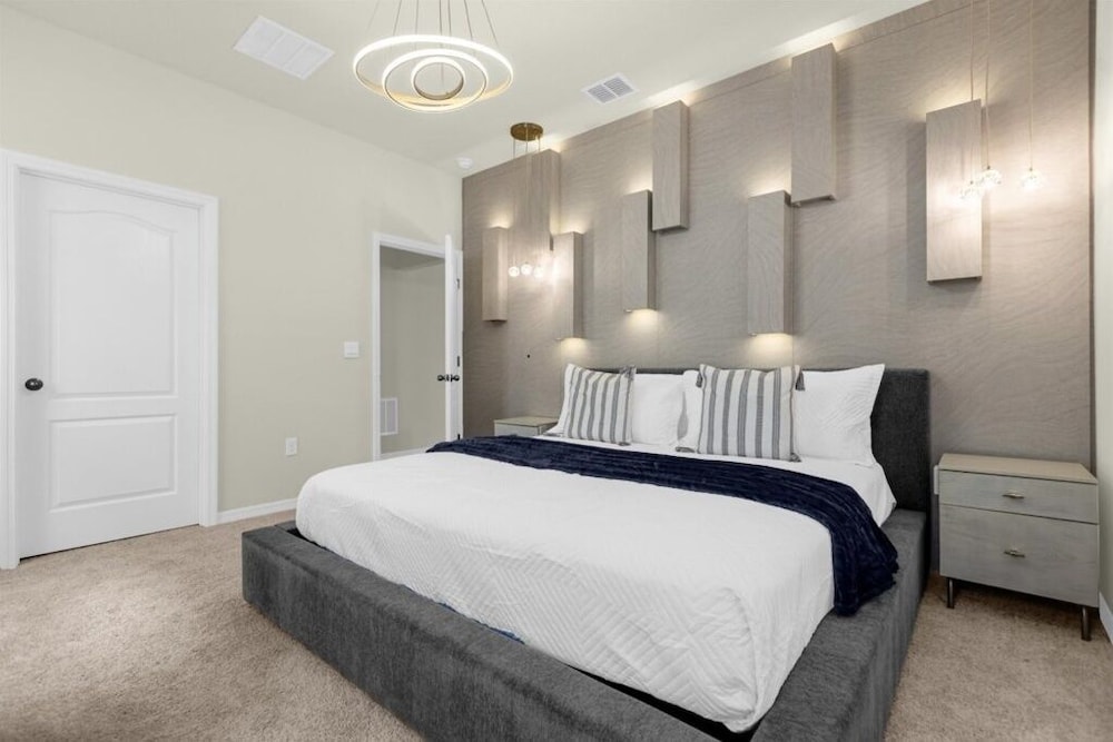 House, 5 Bedrooms