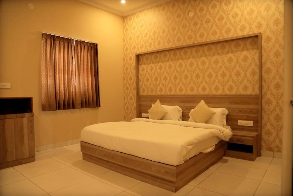 Deluxe Room, 1 Double Bed, Non Smoking, Private Bathroom