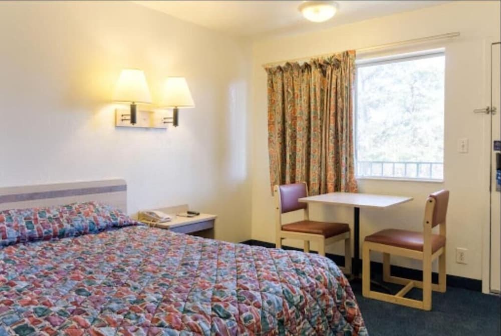 Standard Room, 1 Queen Bed, Non Smoking