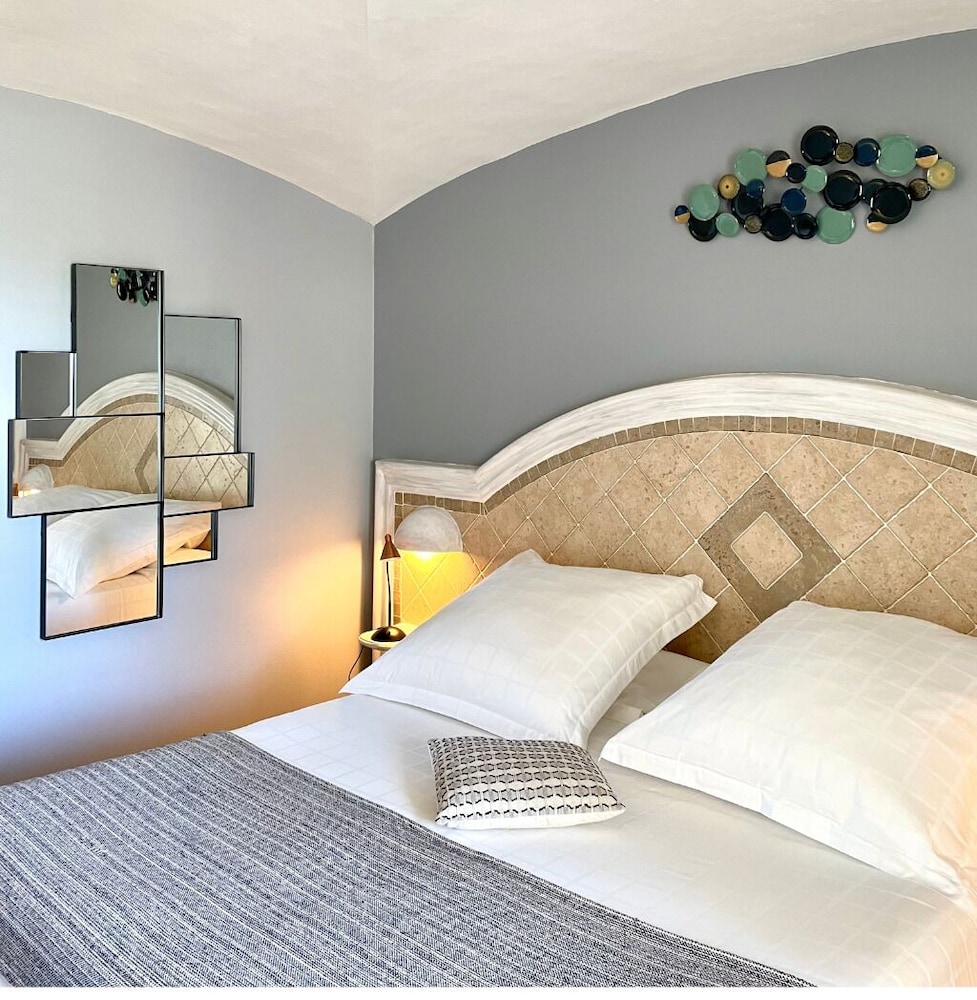 Superior Double Room, 1 Queen Bed, Balcony photo 3