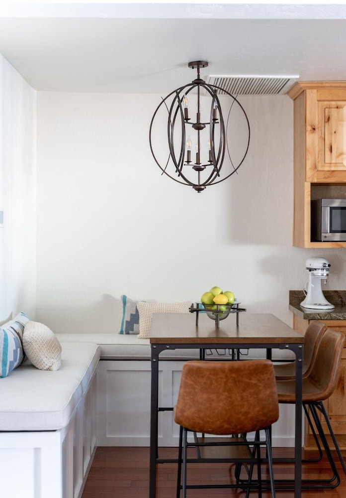 Redfield - Colorful Ranch Home - Must Visit, 사진 25