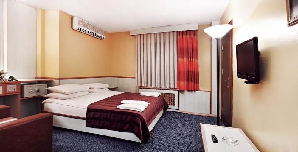 Double or Twin Room photo 1