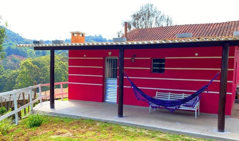 Simple 1 bedroom house photo 2