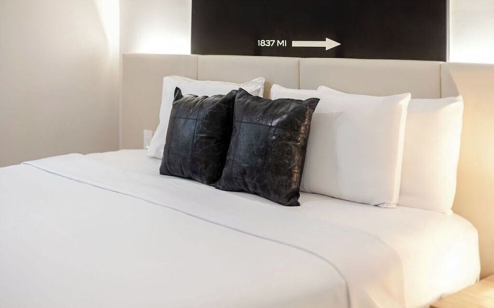 Deluxe Room, 2 Queen Beds - Photo 12