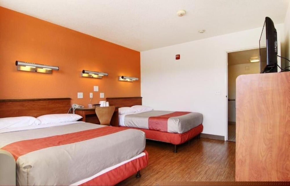 Standard Room, 2 Double Beds, Smoking, Kitchenette