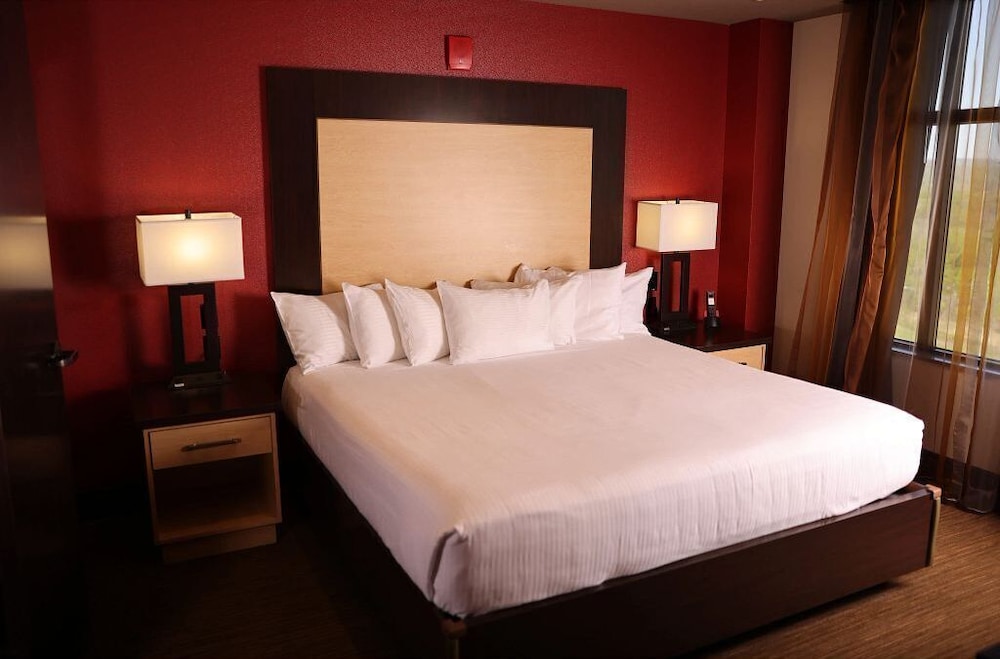 Suite, 1 King Bed (Chief Suite) photo 1