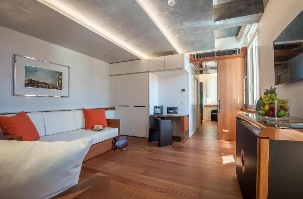 Executive Apartment, 1 Bedroom (separate entrance with stair lift)