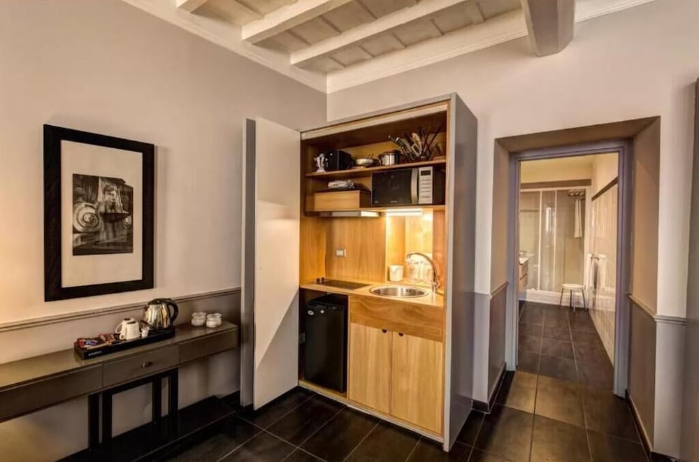 Basic Apartment photo 2