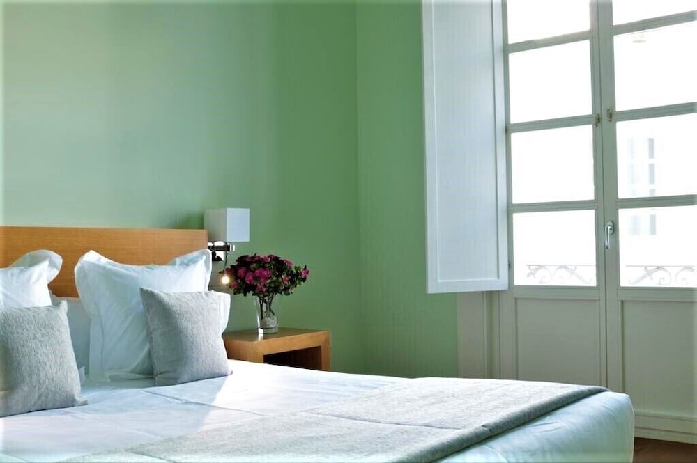 Premium Room - Photo 9