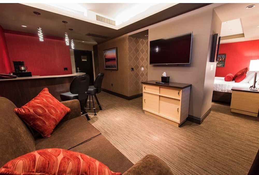 Suite, 1 King Bed (Executive King Suite) photo 3
