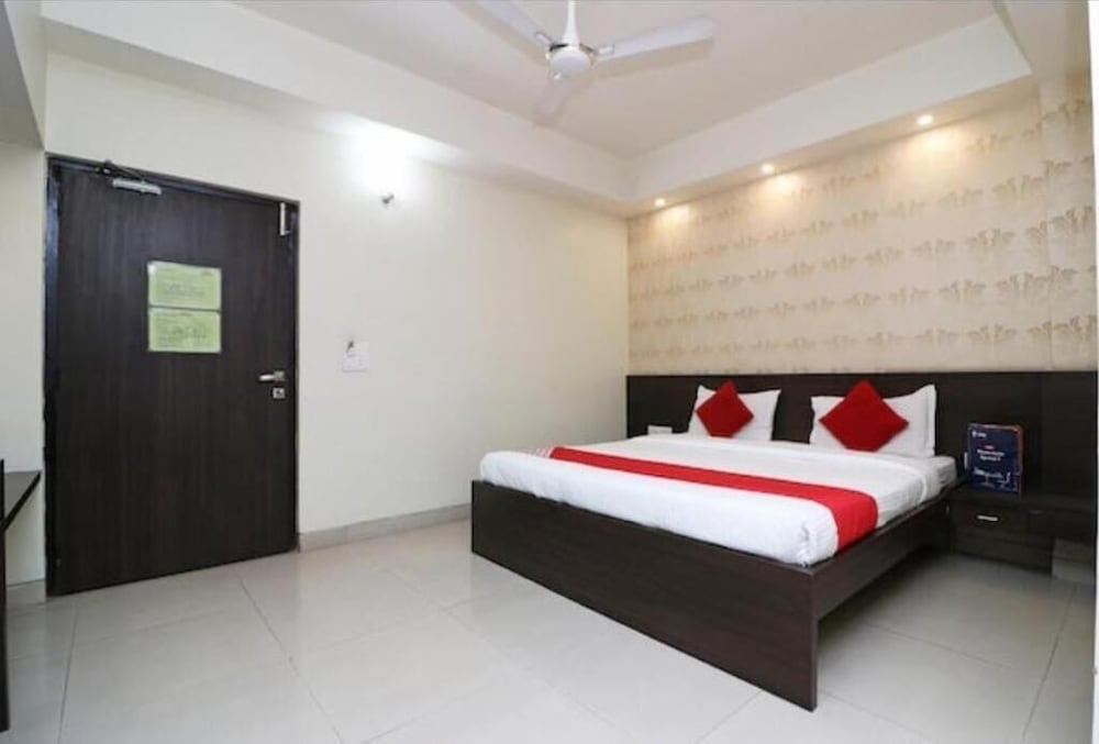 Deluxe Room - Photo 1