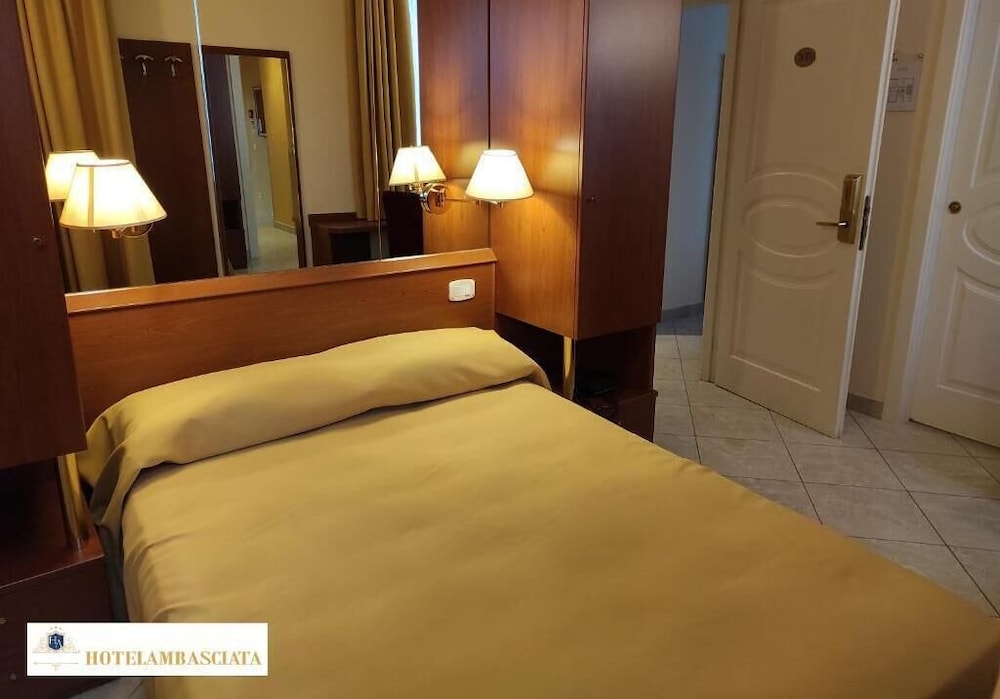 Deluxe Single Room