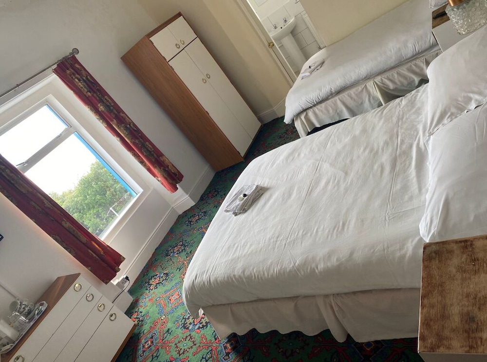 Deluxe Triple Room, Ensuite, Sea View photo 2