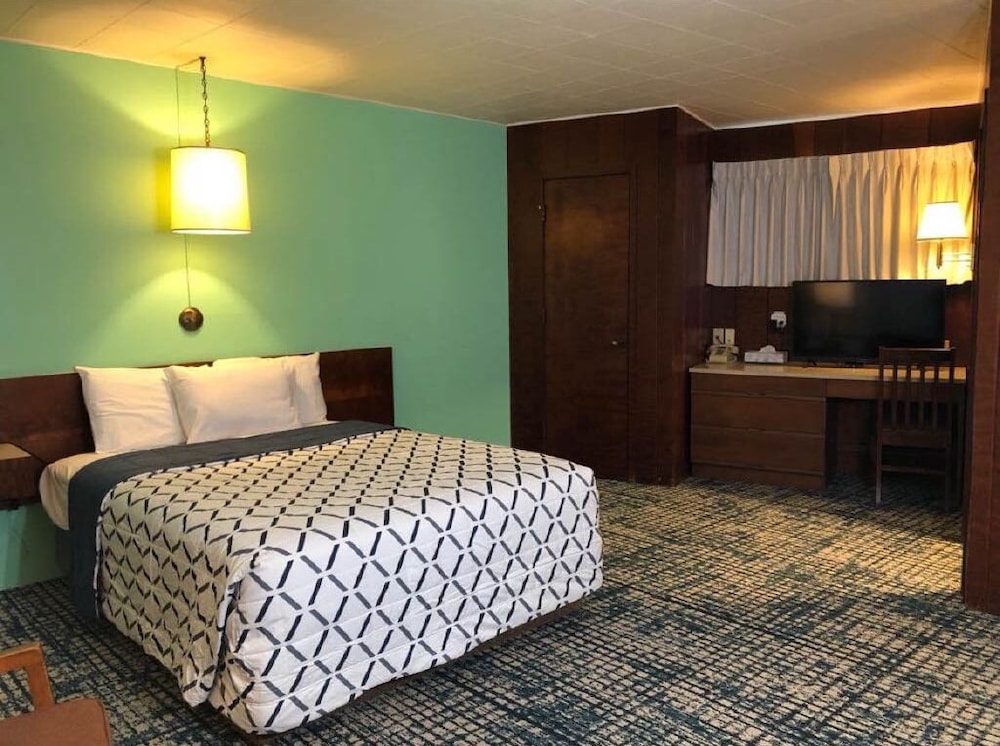 1 Queen Bed, Non Smoking - Photo 6