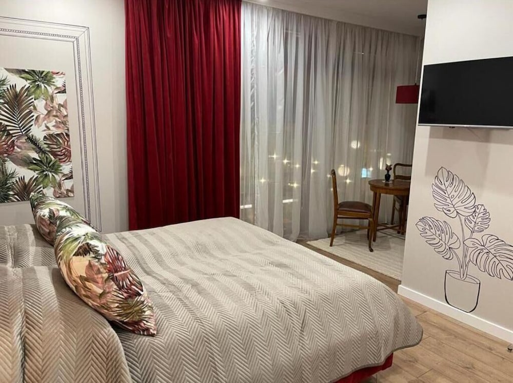 Deluxe Studio Suite