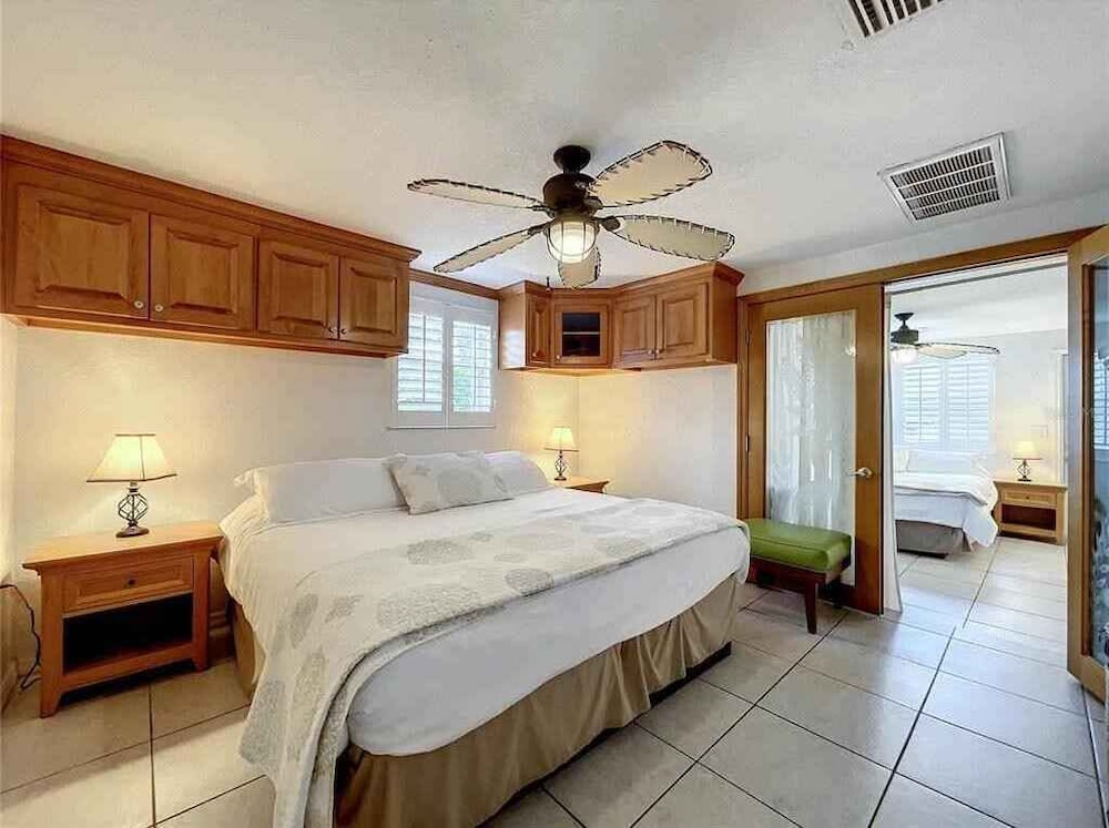 Comfort Duplex, 2 Bedrooms, Lakeside photo 2
