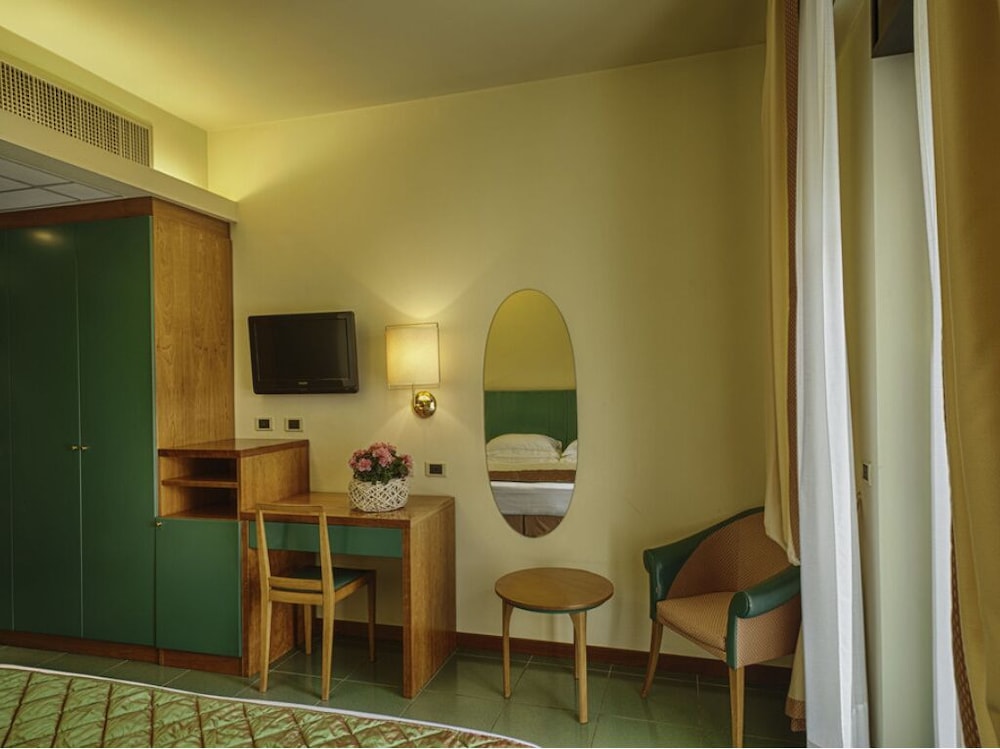 Economy Double or Twin Room photo 3
