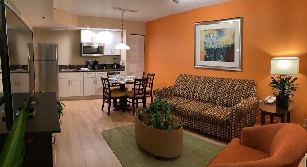 Two Bedroom Suite - Photo 16