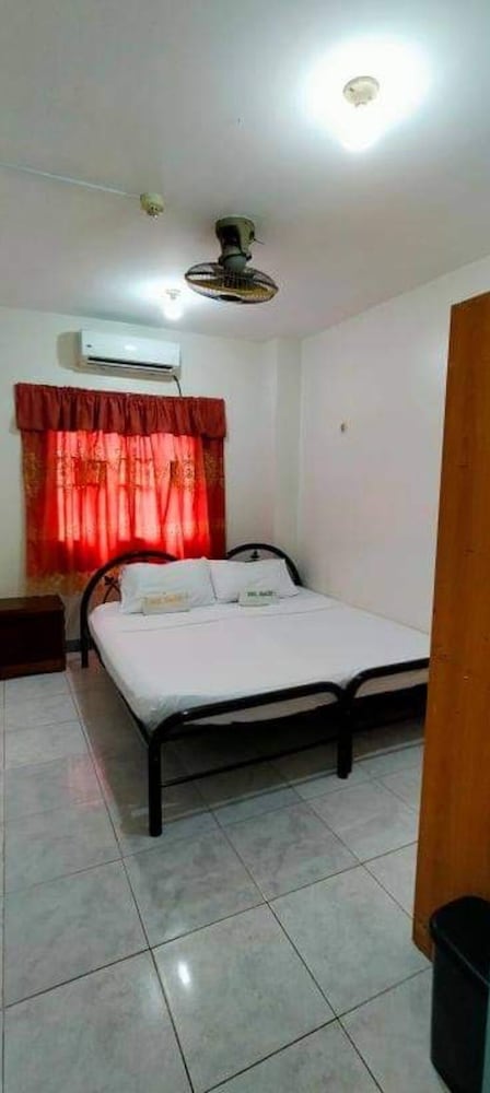 Economy Double Room photo 2